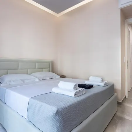 Luxury Downtown E1