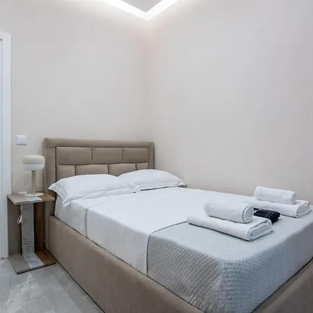 Luxury Downtown شقة *